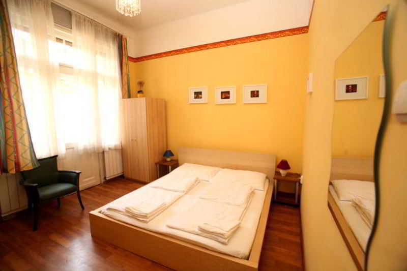 Club Apartments & Rooms Будапешт Екстер'єр фото