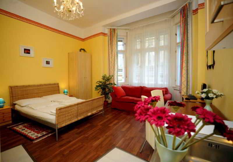 Club Apartments & Rooms Будапешт Екстер'єр фото